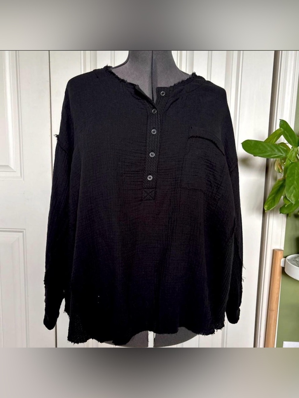 Zenana black tunic top size L/XL